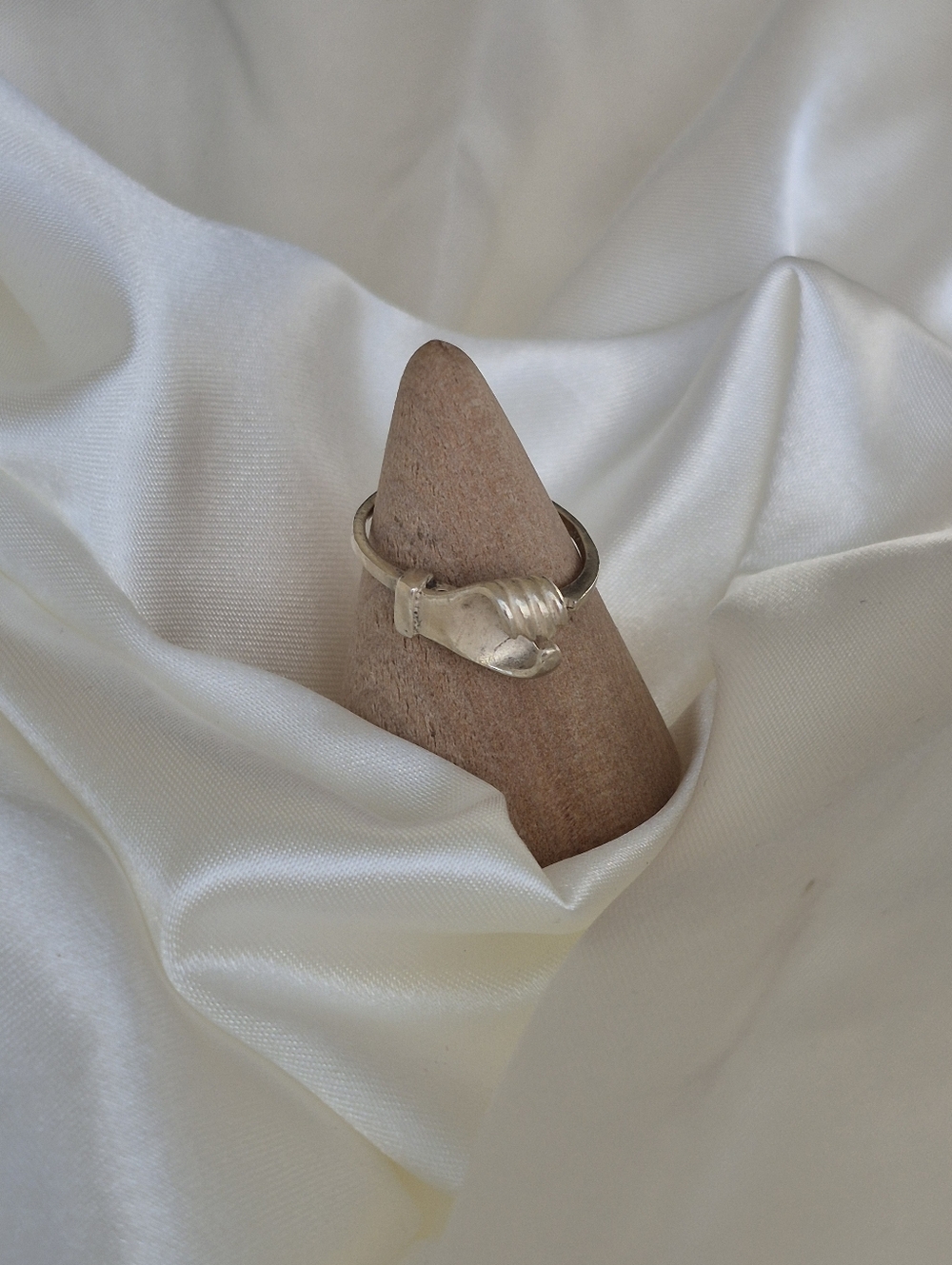 Sterling Silver Open-hand Handshake Friendship Ring - Size 6.25